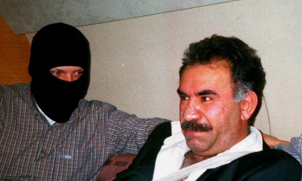Арестованный Абдулла Оджалан, 1999