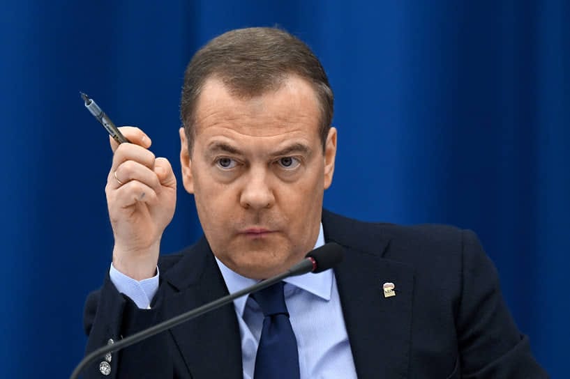 Медведев пригрозил смертью задержанным за взрыв машины Прилепина