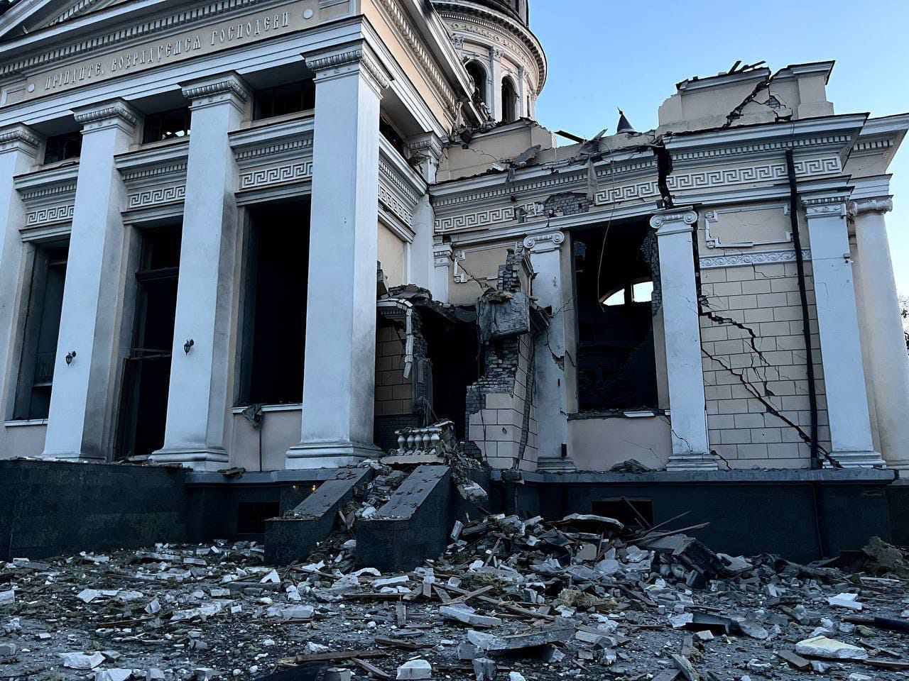 Россия осуществила ракетную атаку Одессы. Разрушен Спасо-Преображенский кафедральный собор
