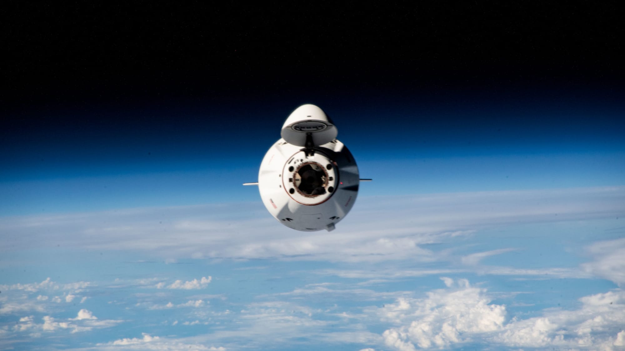 Маск заявил о выводе Dragon, но передумал. Эксперт: «США не могут заменить SpaceX, Маск снижает зависимость от госконтрактов»