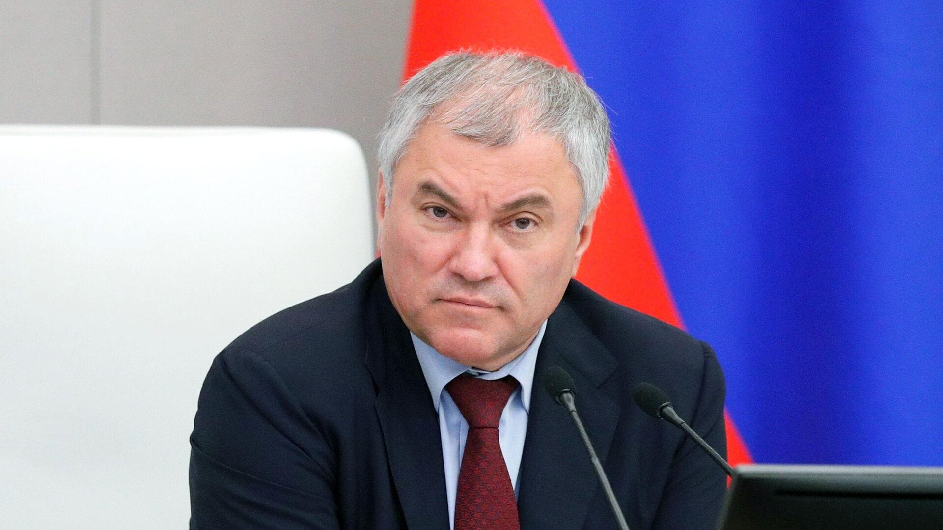 Володин: Трудовые мигранты не должны привозить в Россию свои семьи