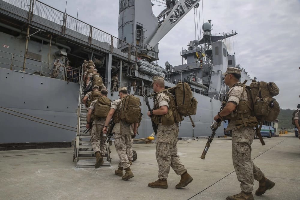WSJ: США перебрасывают на Ближний Восток 5000 морских пехотинцев и дополнительные корабли