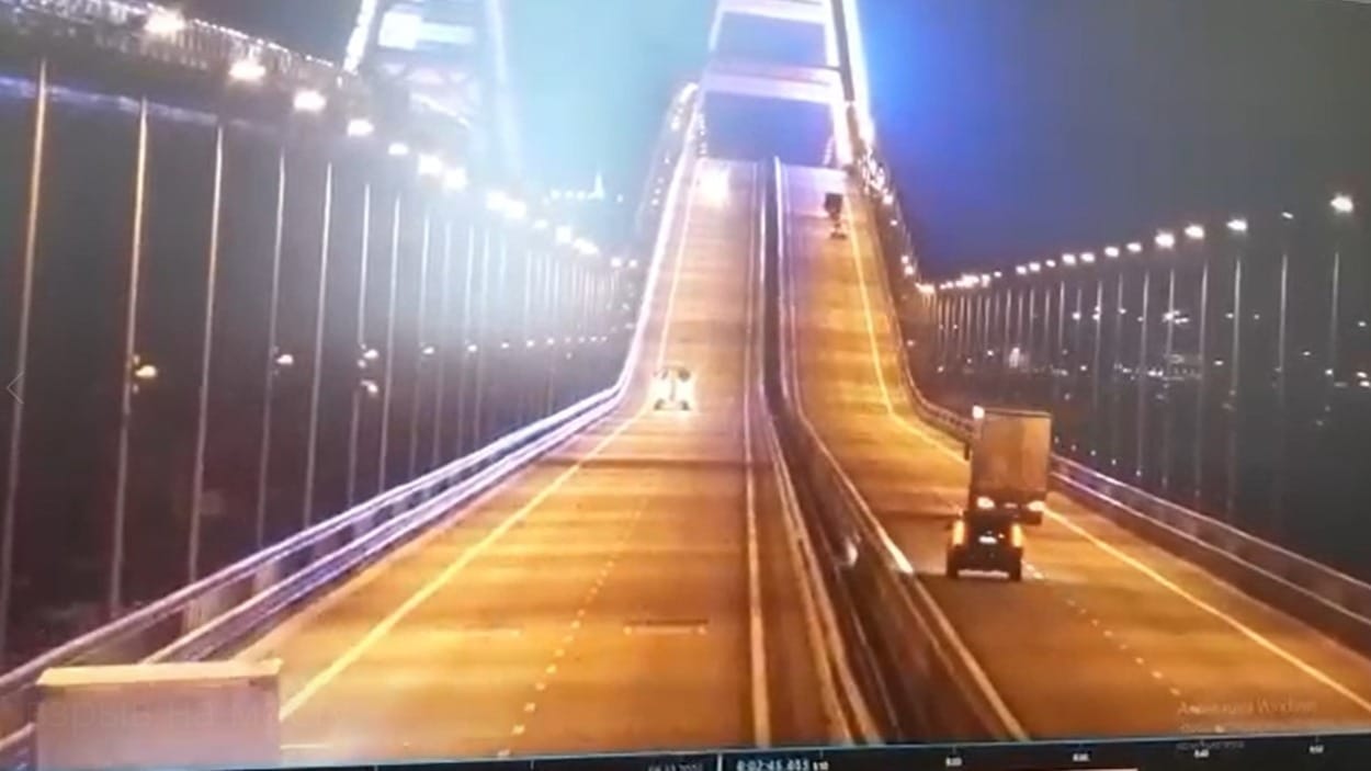 СК: При взрыве на Крымском мосту погибли три человека