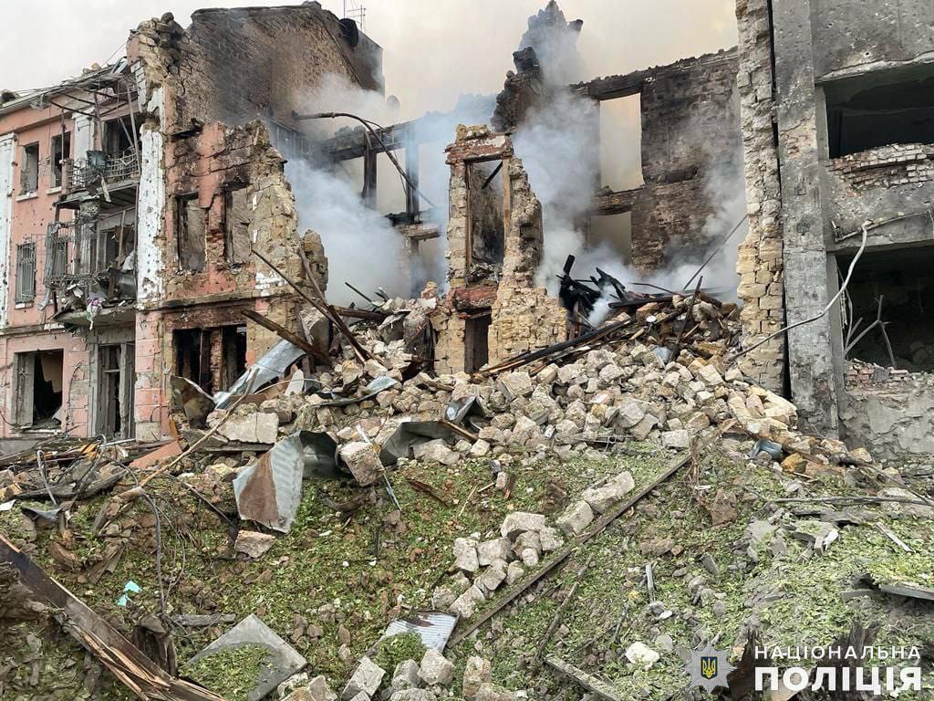 Ермак обвинил Россию в попытке уничтожить портовую инфраструктуру Одессы и Николаева и сорвать вывоз продовольствия в развивающиеся страны